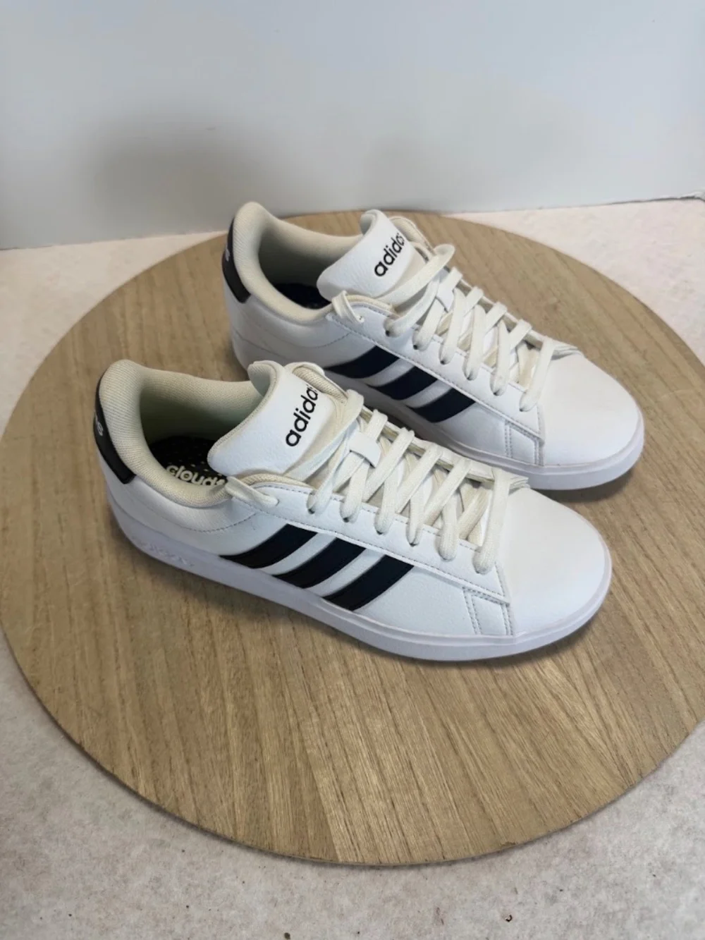 Adidas Grand Court 2.0 Cloudfoam Comfort Sneakers Womens 7 White Black